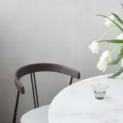 Krzesło Violin dąb Karakorum Dedar 001 Gubi