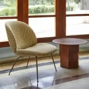 Fotel Beetle Lounge Mumble Glamour Gubi