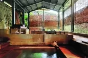 Album 150 Hotels