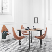 Stół Analog J43 Orzechowy Fritz Hansen