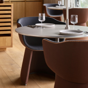 Krzesło Monolit CM220 Kasztanowo Beżowe Fritz Hansen