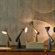 Lampa bezprzewodowa Pose srebrna Tom Dixon