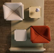 Fotel F300 Smooth Leather cream Gubi