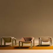 Fotel F300 Dunes Leather Anthrazite Gubi