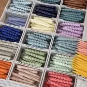 Świeca Pattern bordowo-niebieska szachownica HAY