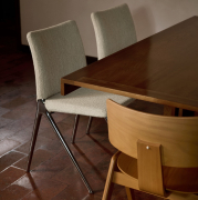 Krzesło Kape IF7 podstawa czarna - tapicerka Clay 0003 Andtradition