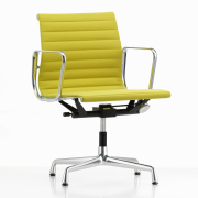 Krzesło biurowe Aluminium EA 132 - tkanina Track canola - podstawa aluminiowa Vitra