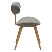 Krzesło Buckle tkanina bouclé Pebble earth - nogi dąb bielony Dan-Form