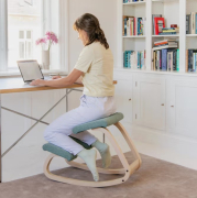 Krzesło ergonomiczne Variable ciemnobrązowe, jasnobrązowe drewno Varier