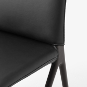 Krzesło Kape IF7 podstawa czarna - tapicerka Noble Leather Andtradition