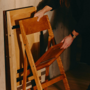 Krzesło składane Flat brązowe Frama