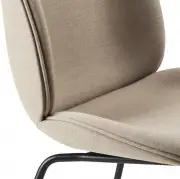 Krzesło Beetle tapicerowane Remix 3 Kvadrat 233 Gubi