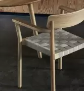 Krzesło Betty TK9 Oak-Natural Andtradition
