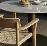 Krzesło Betty TK9 Oak-Natural Andtradition