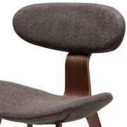 Krzesło Buckle tkanina bouclé Major brown - nogi orzech Dan-Form