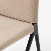 Krzesło Kape IF7 podstawa czarna - tapicerka Grain 61252 Andtradition