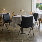 Krzesło Kape IF7 podstawa polerowane aluminium - tapicerka Noble Leather Andtrad