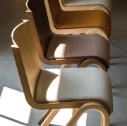 Krzesło Ready naturalny dąb Boucle 02 Audo Copenhagen