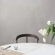 Krzesło Violin orzech Karakorum Dedar 001 Gubi
