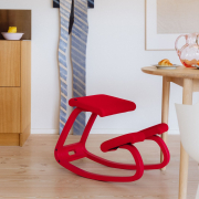 Krzesło ergonomiczne Variable Monochrome czerwone Varier