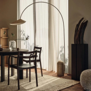 Lampa podłogowa Arum Arched kaszmirowa Ferm Living