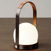 Lampa przenośna Carrie mosiądz patynowany Audo Copenhagen