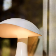 Lampa przenośna Rumee 220 biała Louis Poulsen
