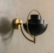 Lampa ścienna Multi-Lite czarno-mosiężna Gubi