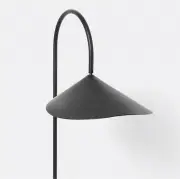 LAMPA PODŁOGOWA ARUM CZARNA FERM LIVING