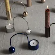 Świecznik Balance na tealighty chromowany Ferm Living