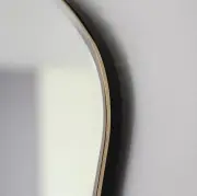 Lustro Pond duże mosiężne FERM LIVING