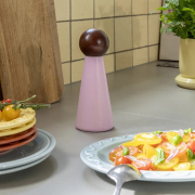 Młynek do soli i pieprzu Halma Large różowy &k Amsterdam