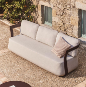 Sofa ogrodowa Tamaris 3 osobowa brązowa Kave Home