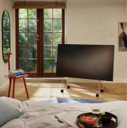 Stojak na kółkach pod telewizor Carry różowy Please Wait to be Seated