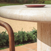 Stół ogrodowy Drasi 122 cm kave home