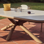 Stół ogrodowy Mirtia 240 cm kave home