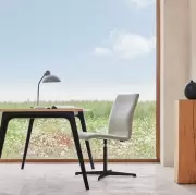 Stół Pluralis KS421 dąb Fritz Hansen