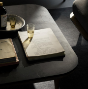 Stolik kawowy Fly SC11 dąb olejowany-czarny marmur Andtradition