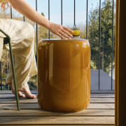 Stolik ogrodowy Mesquida musztardowy kave home