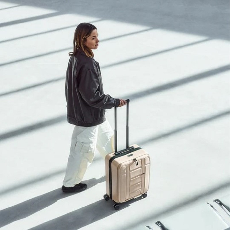 Walizka Ramverk Carry On Front Access Beżowa Db Journey